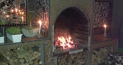 44 On Ennis Guest Lodge and Restaurant