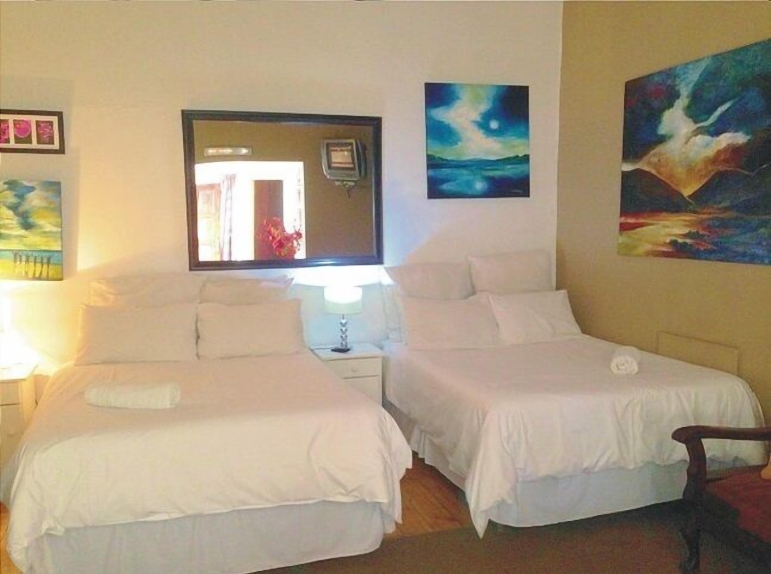 Een strijkplank/strijkijzer, gratis wifi