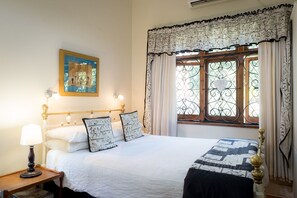 Kamer (Blue Grass) | Luxe beddengoed, een kluis op de kamer, een strijkplank/strijkijzer