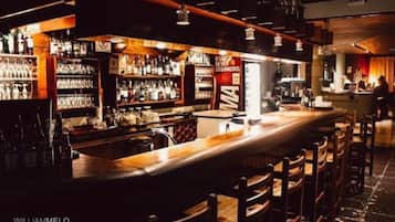 2 bars/lounges, poolside bar