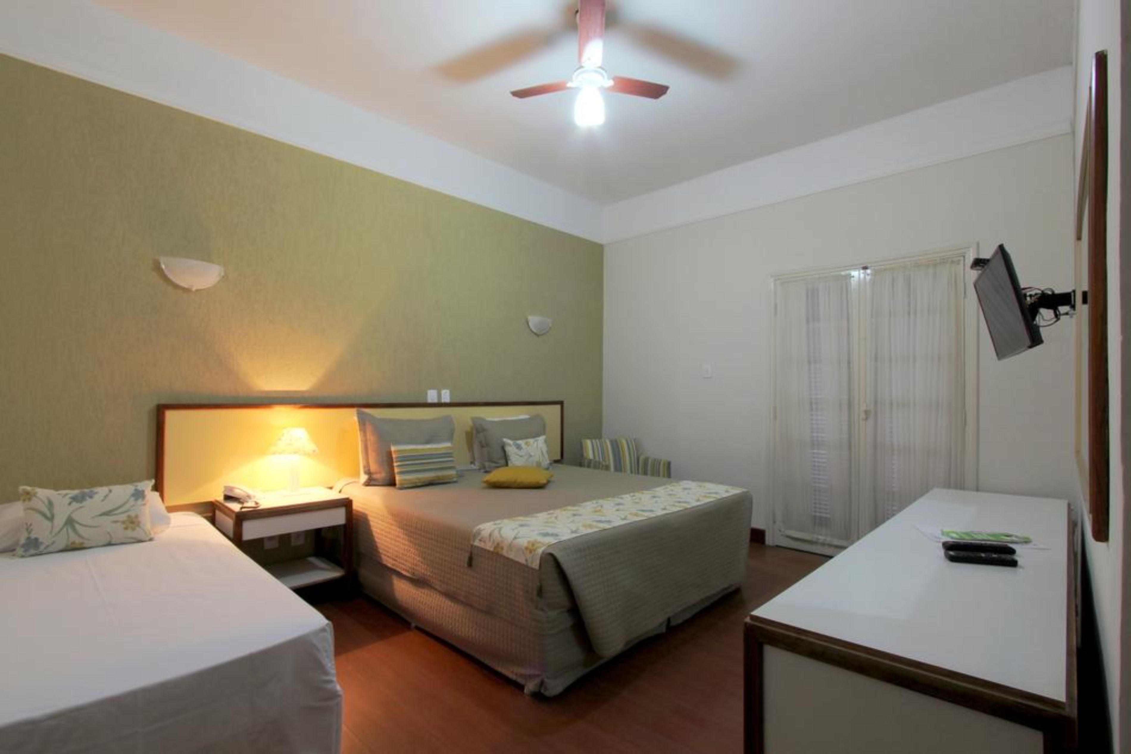 quadruple room | minibar, desk, free cots/infant beds, free wifi