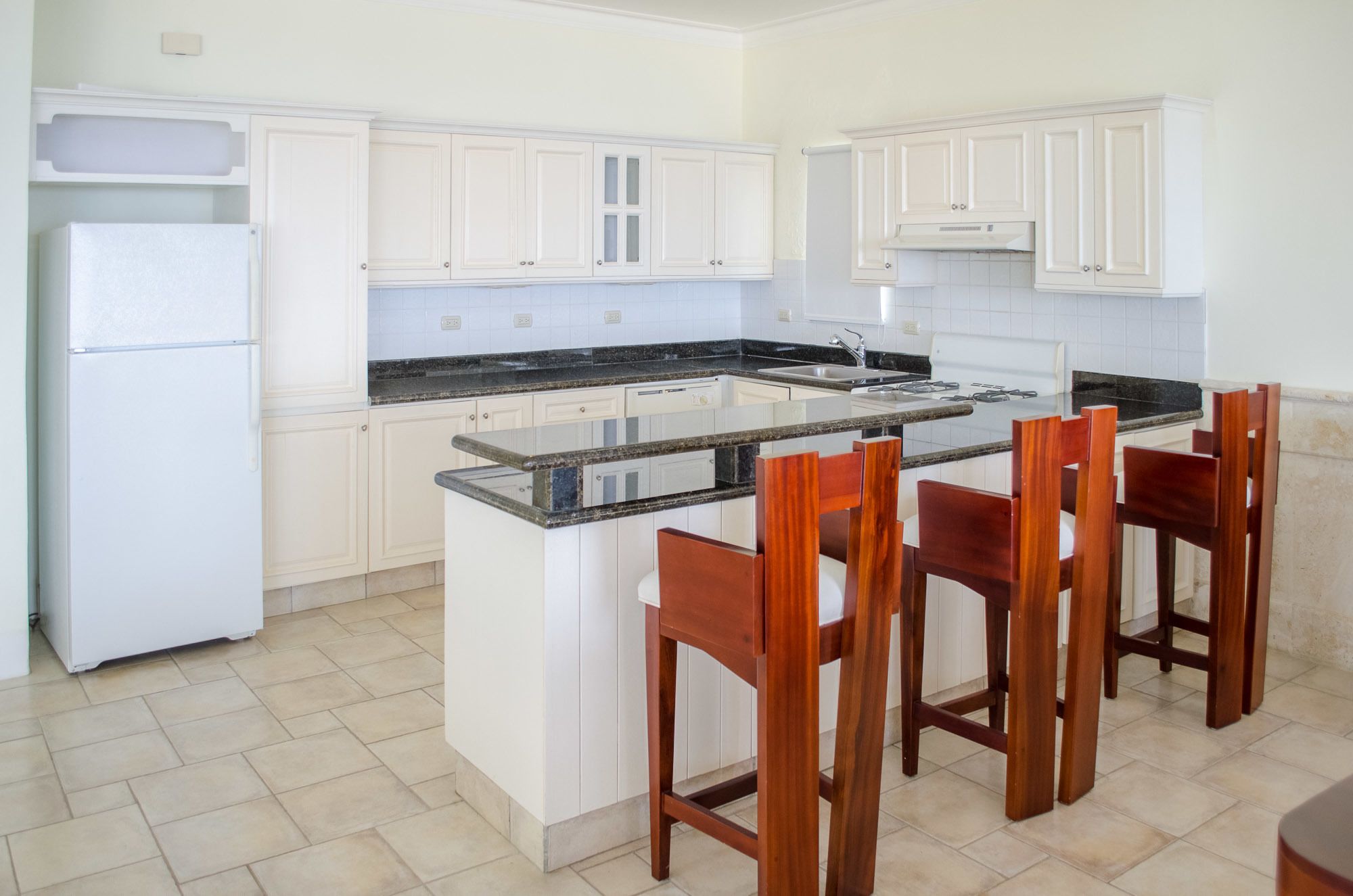 Three Bedroom Penthouse, Ocean View | 3 間臥室、免費無線上網、床單