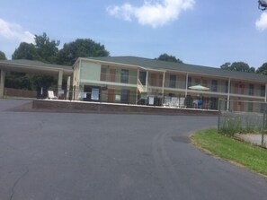 مدخل المنشأة