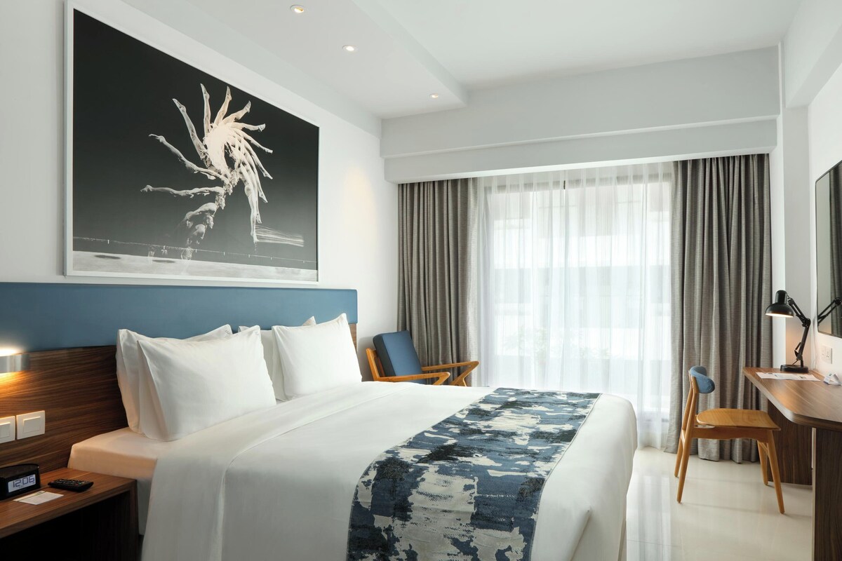 Minibar, in-room safe, desk, blackout curtains