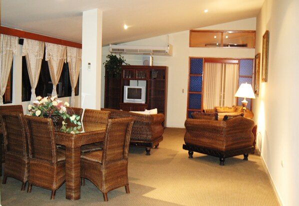 Junior Suite | Living area