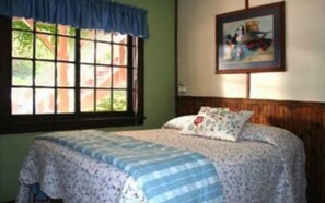 Individually decorated, free WiFi, bed sheets