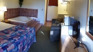 Suite, 1 King Bed, Jetted Tub - Surfside Motel (Wisconsin Dells)