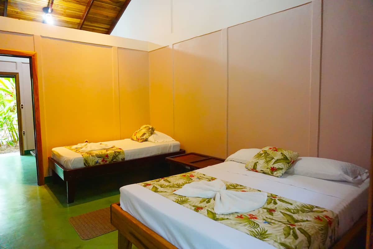 Cabaña Deluxe, 2 habitaciones | Insonorización, wifi gratis y acceso para silla de ruedas