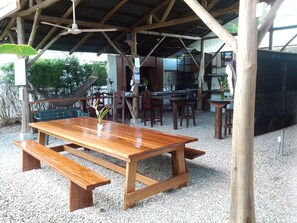 Khu ẩm thực ngoài trời