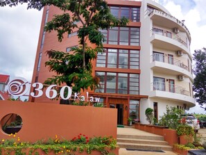 Front of property - 360 Kalaw Hotel (Kalaw)