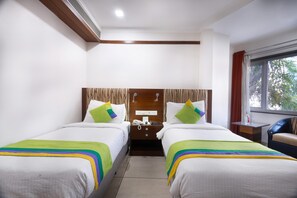 Standardzimmer | Schreibtisch, Bügeleisen/Bügelbrett, Zustellbetten, kostenloses WLAN