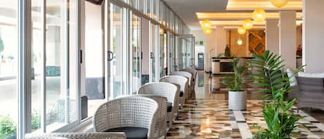 Sala de estar en el lobby