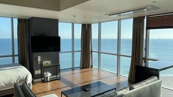 Pent House Deluxe Ocean 1501 | Sérhannaðar innréttingar, sérvalin húsgögn, ókeypis þráðlaus nettenging