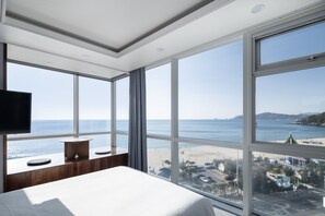 デラックス ダブルルーム | 客室ごとに異なる装飾、客室ごとに異なるインテリア、WiFi (無料)、ベッドシーツ