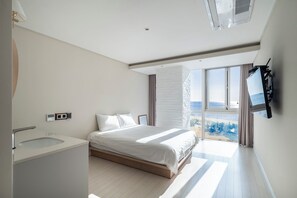 Standard Double Room | Individually decorated, individually furnished, free WiFi, bed sheets - Elysia Boutique Hotel (Busan)