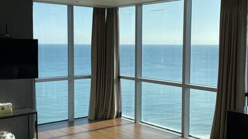 Pent House Deluxe Ocean 1501 | Sérhannaðar innréttingar, sérvalin húsgögn, ókeypis þráðlaus nettenging