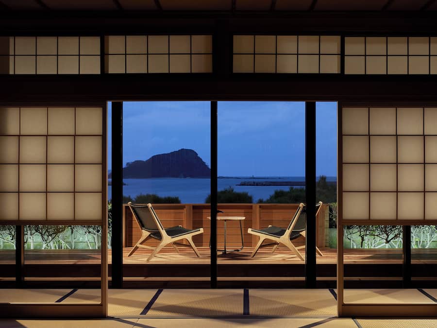 Minibar, in-room safe, desk, free WiFi