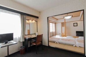 Japanese Style Room, Non Smoking | Desk, blackout drapes, free WiFi