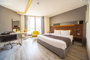 Deluxe Room, Smoking, Pool View | In-room safe, individually furnished, desk, soundproofing