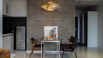 Standard Room | In-room dining