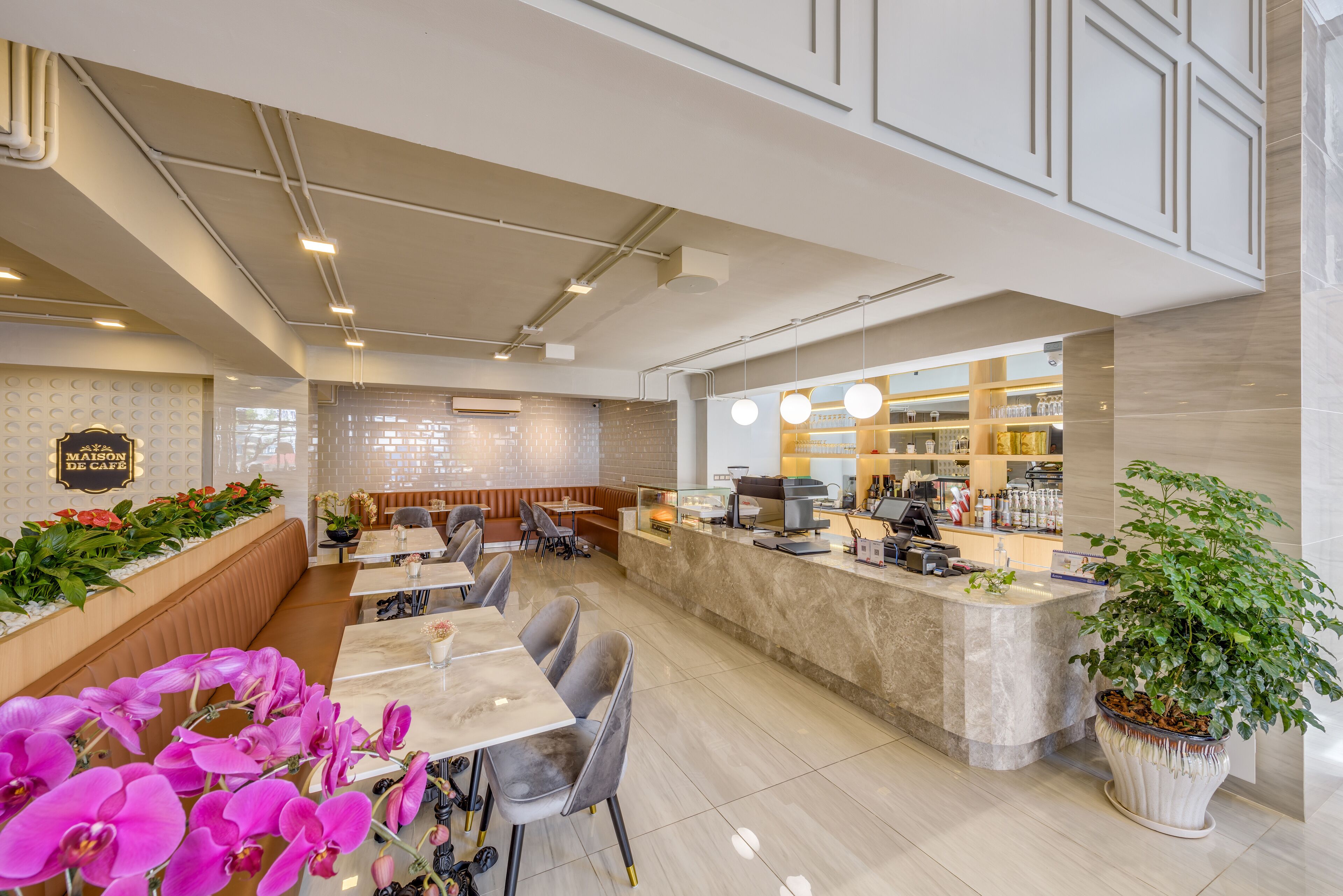 Daily cooked-to-order breakfast for a fee