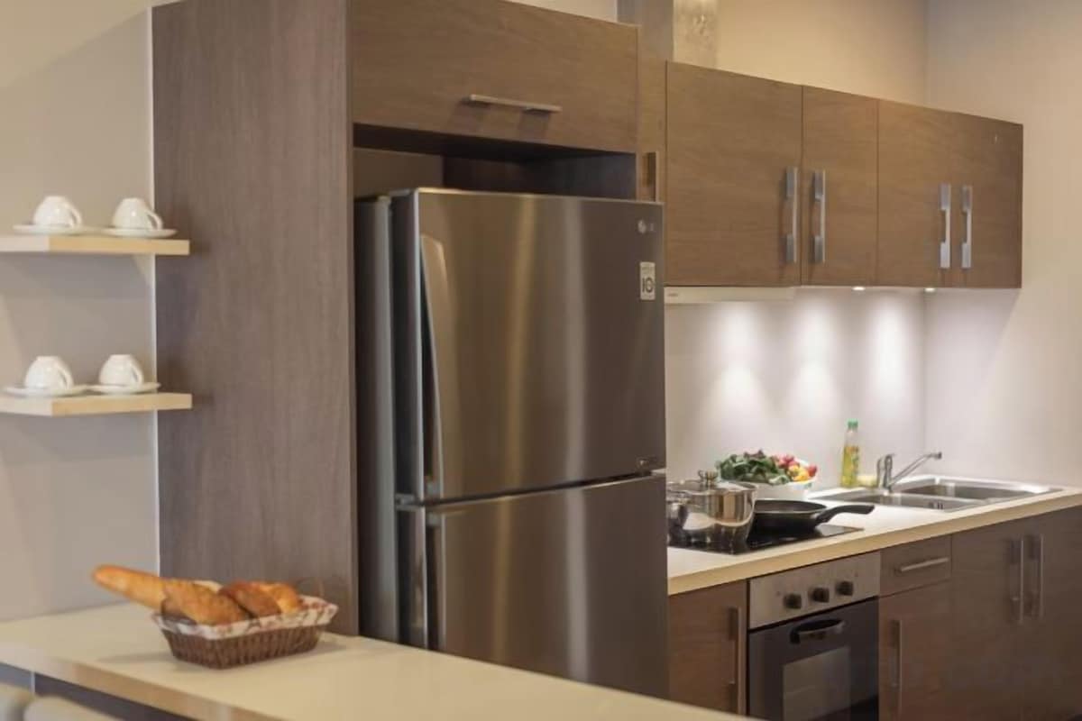 Private kitchen | Coffee/tea maker, fridge, oven, stovetop