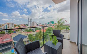 Balcony - Mansion 51 Hotel & Apartment (Phnom Penh)