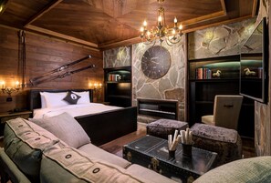 Suite Double Room | Premium bedding, desk, iron/ironing board, free WiFi - Hotel The Designers Kondae (Seoul)