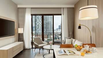 1 bedroom, premium bedding, in-room safe, desk