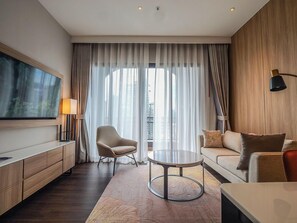 Studio, 2 dobbeltsenger, byutsikt (Balcony) | 1 soverom, sengetøy av topp kvalitet, safe på rommet og skrivebord