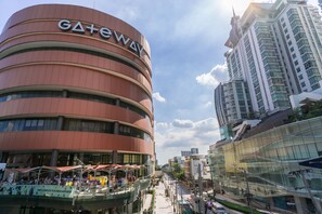 Shopping centre - Marriott Executive Apartments Bangkok, Sukhumvit 101 (Bangkok)
