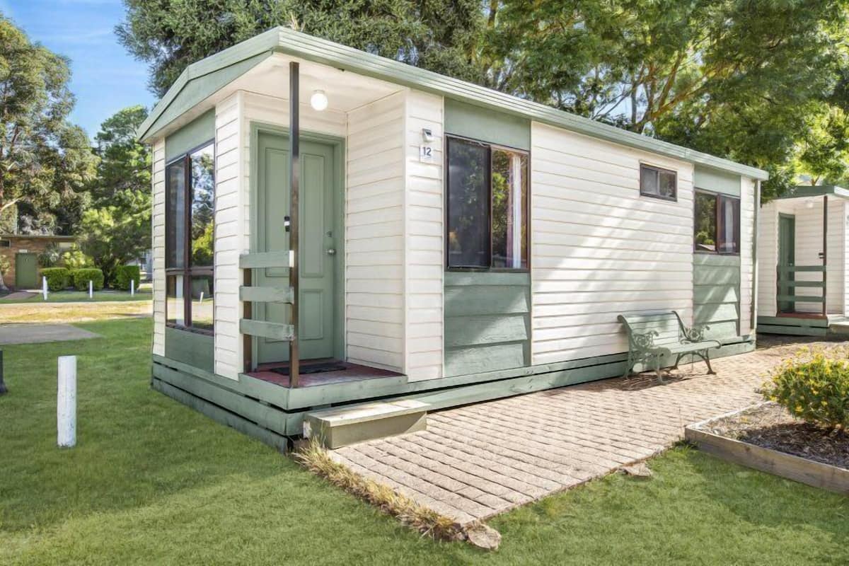 Economy 2 Bedroom Cabin - Sleeps 5 | วิวระเบียง