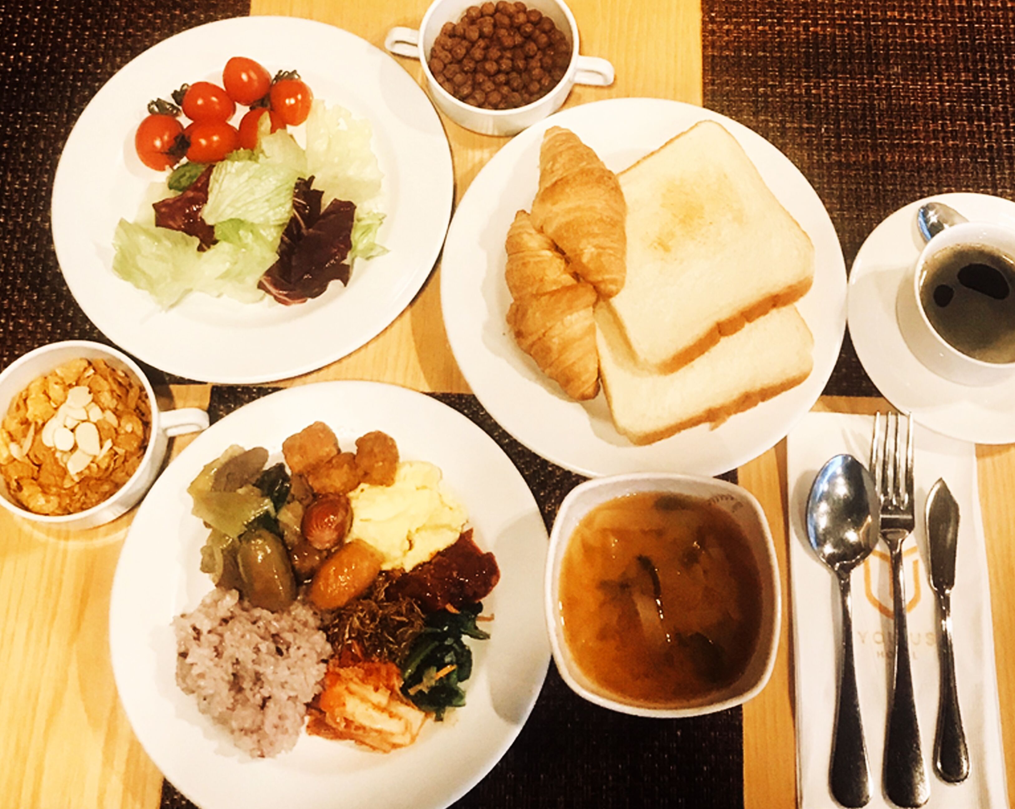 daily buffet breakfast (krw 12000 per person)