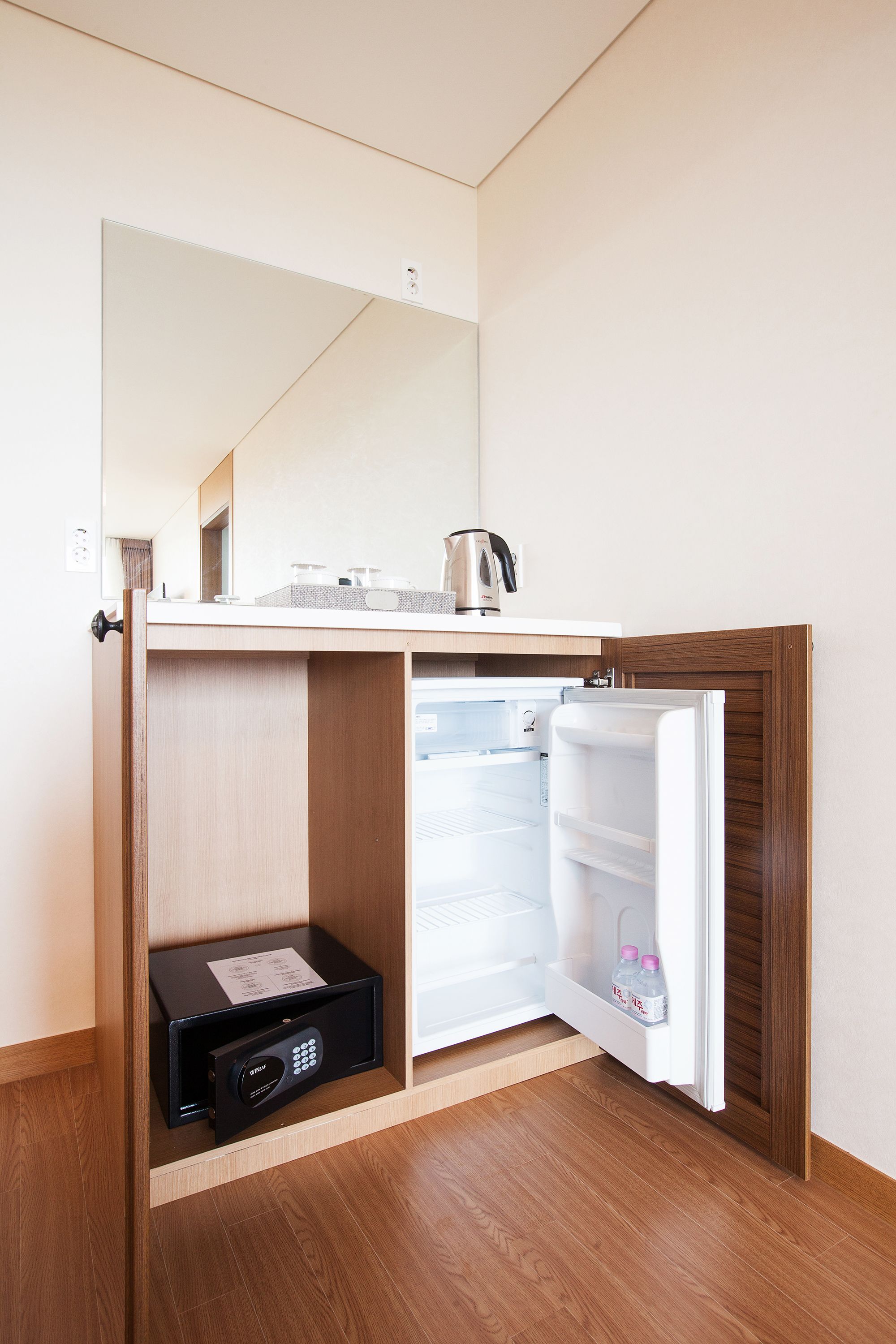 suite, ocean view (you us) | room amenity