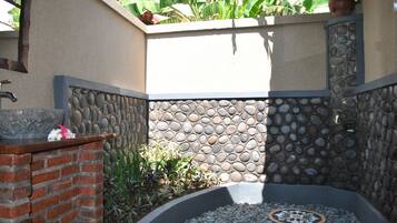 Ducha, artículos de tocador gratuitos, batas