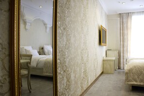 ダブルまたはツインルーム エンスイート | エジプト綿のシーツ、ミニバー、客室ごとに異なる装飾、客室ごとに異なるインテリア