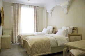 ห้องดับเบิลหรือทวิน, ห้องน้ำในตัว | ผ้าปูที่นอนฝ้ายอียิปต์, มินิบาร์, ห้องพักตกแต่งอย่างมีเอกลักษณ์