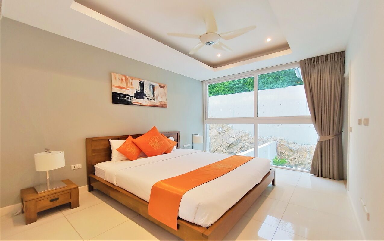 Three Bedroom Townhouse | Safe på rommet, skrivebord og skrivebord for bærbar PC