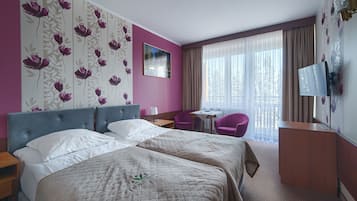 Premium Twin Room, Mountain View | Laptop workspace, iron/ironing board, free WiFi, bed sheets