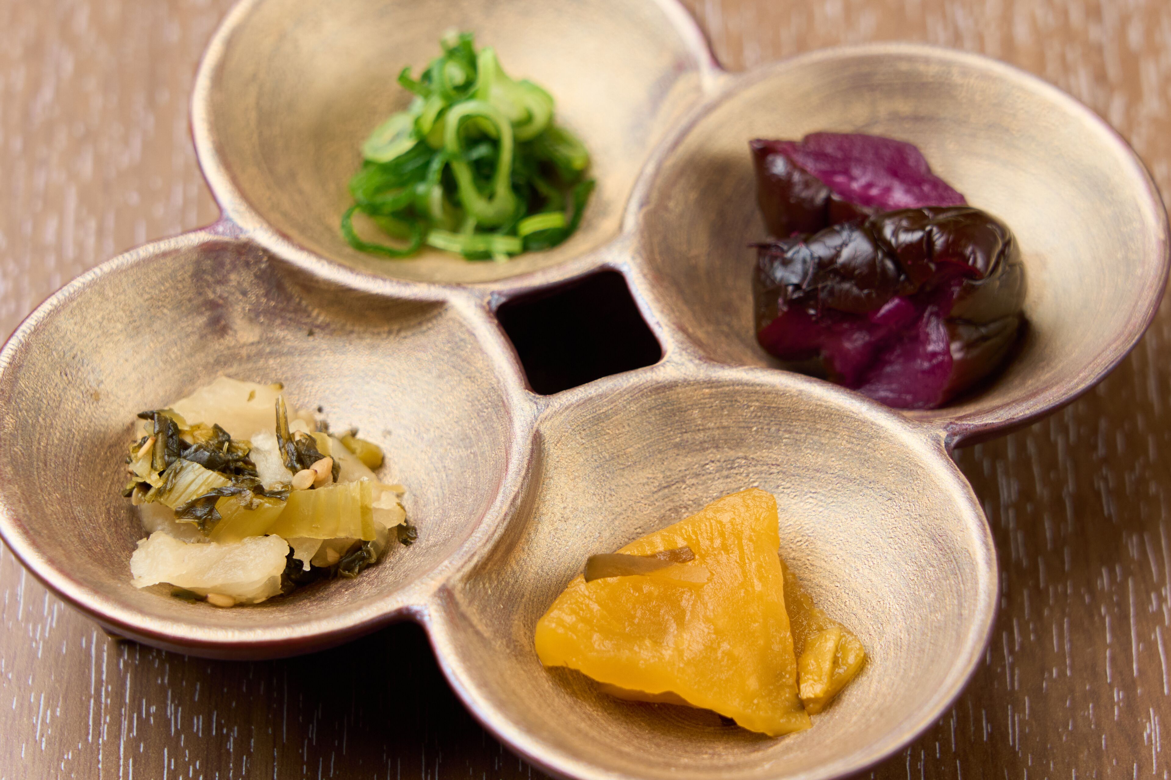 daily cooked-to-order breakfast (jpy 990 per person)