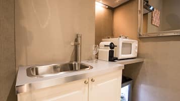 Dobbeltværelse med dobbeltseng eller 2 enkeltsenge | Privat tekøkken