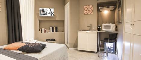 Double or Twin Room | Microwave