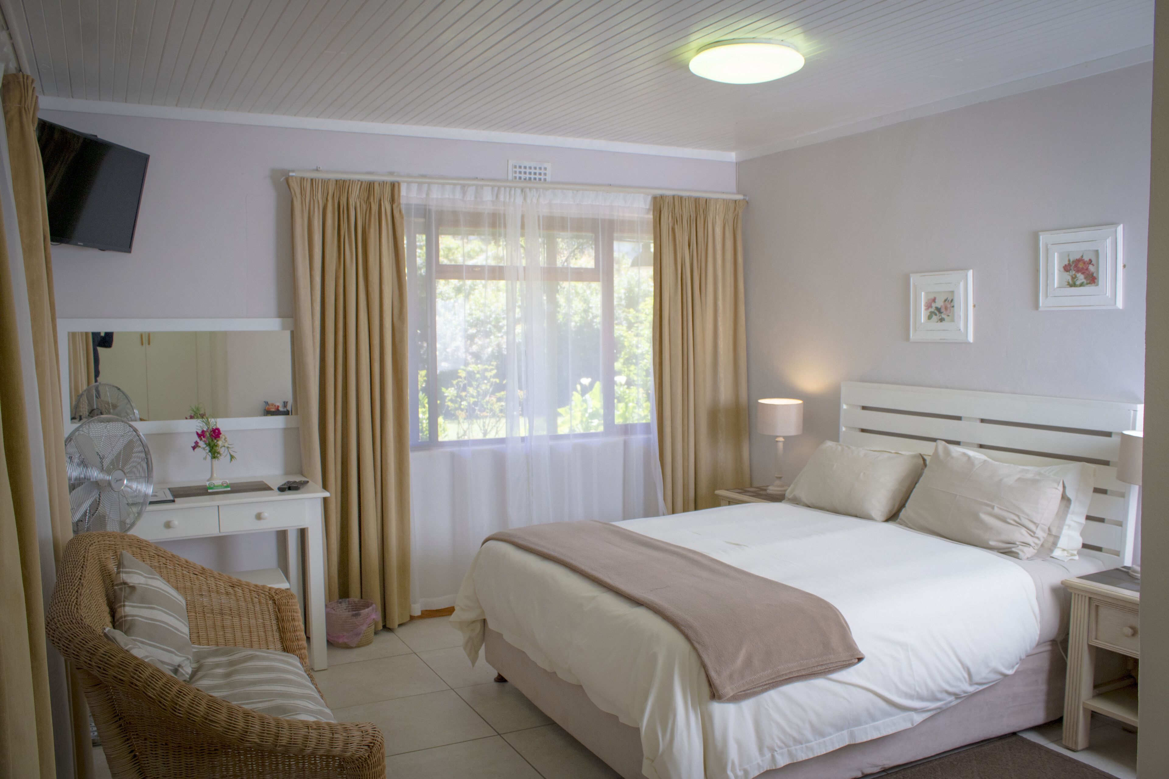 Standard Double Room, Garden View | Down comforters, soundproofing, cribs (free), rollaway beds (surcharge)