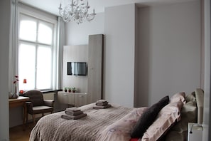 Minibar, desk, soundproofing, free cribs/infant beds - B&B at Room's (Ypres)