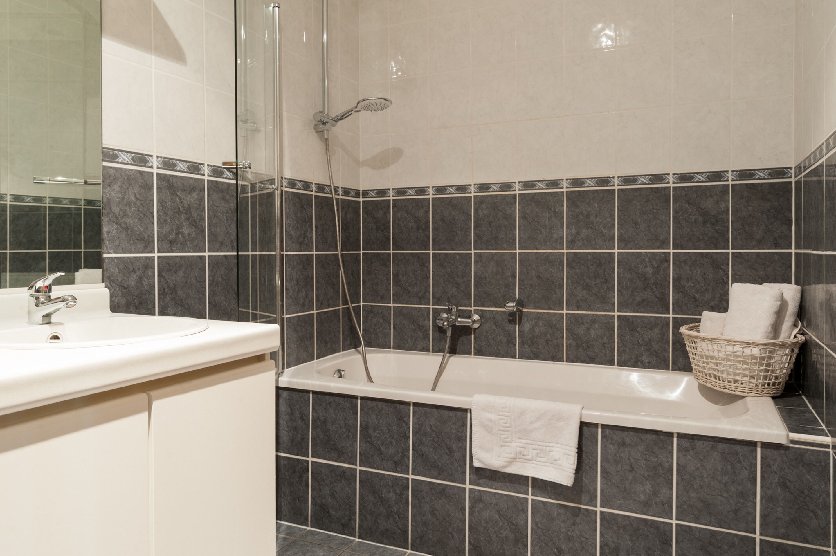 premium double room, bathtub | bathroom | free toiletries, towels