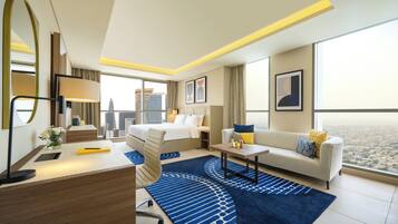 Sengetøy av topp kvalitet, minibar, safe på rommet og skrivebord