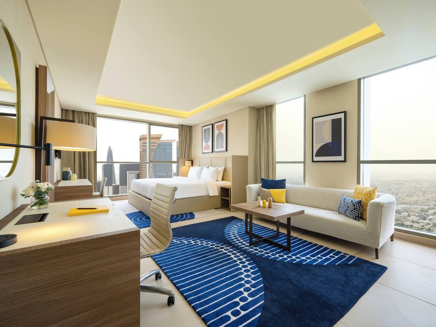 Hochwertige Bettwaren, Minibar, Zimmersafe, Schreibtisch