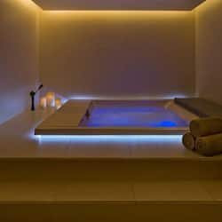 Couples treatment room(s), sauna, steam room, body treatments