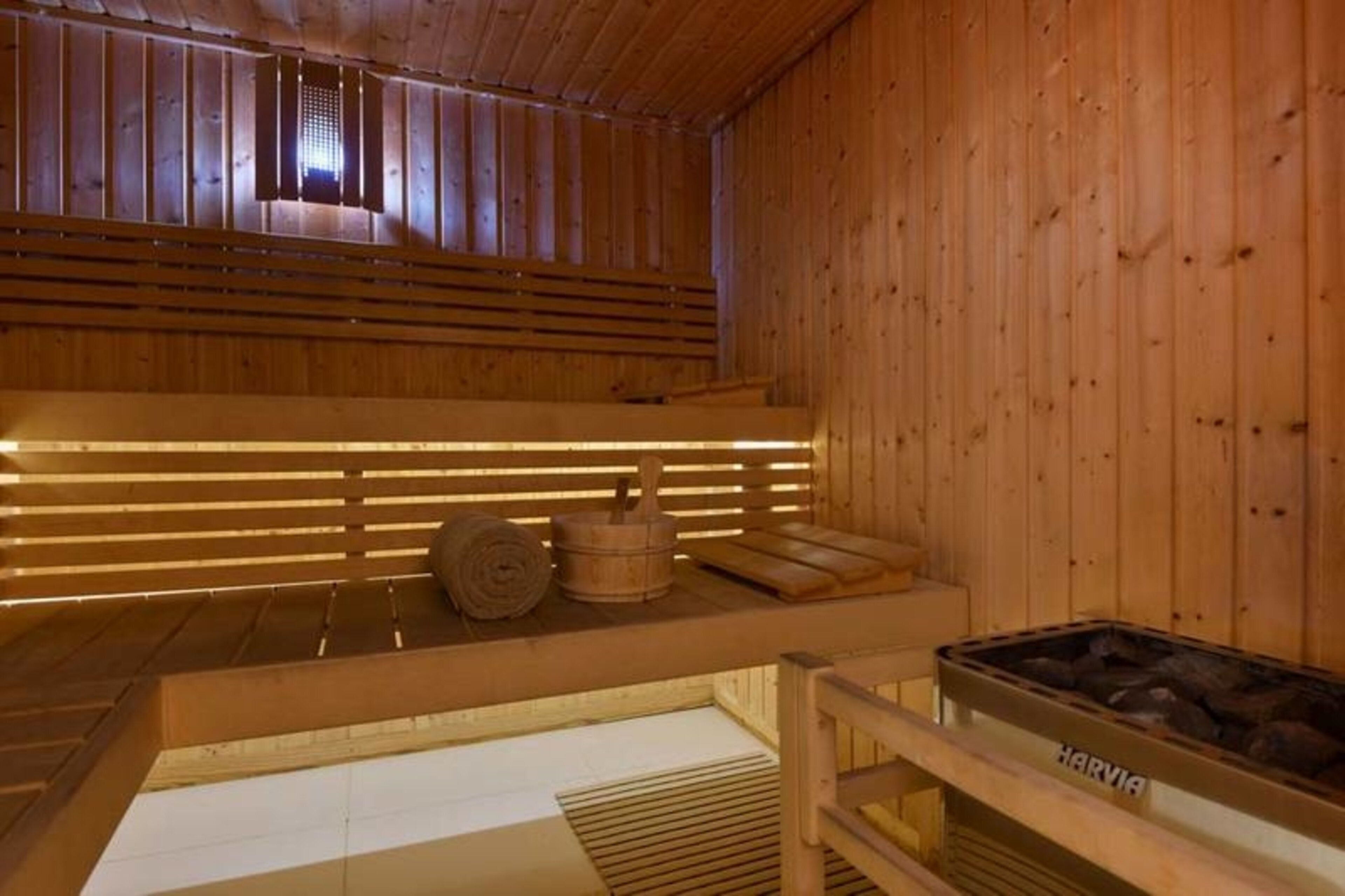 couples treatment room(s), sauna, steam room, body treatments