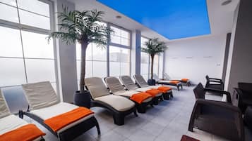 Couples treatment rooms, sauna, hot tub, steam room, Turkish bath